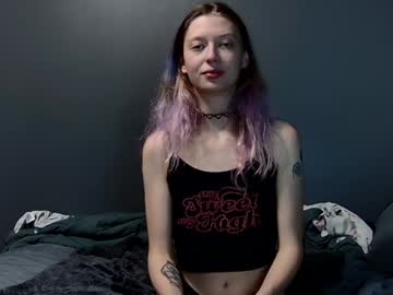 Mrs_Slimthug Chaturbate stream image from January 08, 2025
