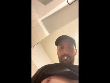 Xlongxpill Chaturbate stream image from January 09, 2025