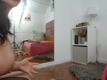 Julianejae Chaturbate stream image from January 09, 2025
