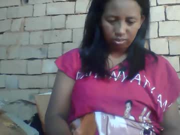 Minie4tina Chaturbate stream image from January 09, 2025