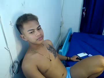 Boyax16 Chaturbate stream image from January 09, 2025