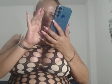 Bustyamanda_ Chaturbate stream image from January 09, 2025