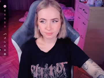 Shyfoxxxy Chaturbate stream image from January 09, 2025