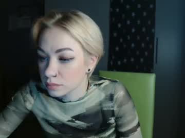 Tinamoore25 Chaturbate stream image from January 09, 2025