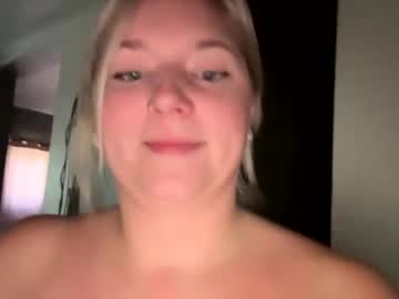 Singlesexymom Chaturbate stream image from January 09, 2025