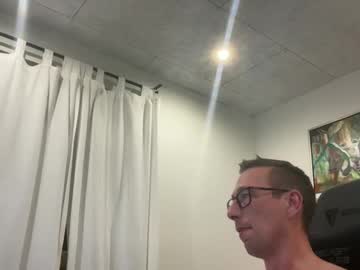 Alexhunter4u Chaturbate stream image from January 09, 2025