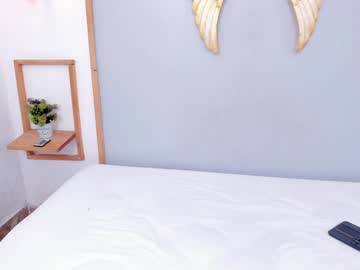 Leyladickens Chaturbate stream image from January 10, 2025
