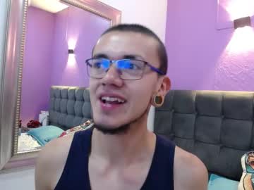 Damianmosth Chaturbate stream image from January 10, 2025