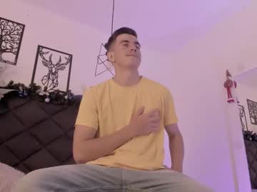 Mikaelslow Chaturbate stream image from January 10, 2025