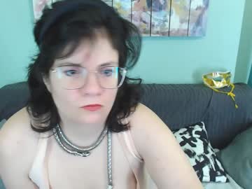 Everly_Rays Chaturbate stream image from January 10, 2025