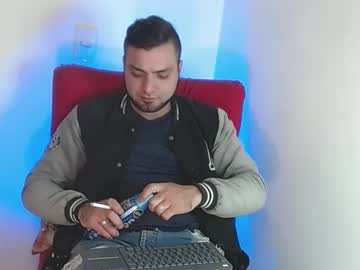 Robert_Leroy Chaturbate stream image from January 10, 2025