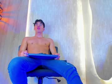 Benjamin_More Chaturbate stream image from January 10, 2025