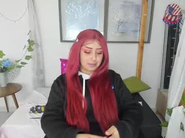 Lussyevans Chaturbate stream image from January 10, 2025