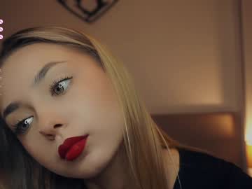 Mildredgarrett Chaturbate stream image from January 10, 2025