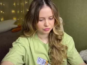 Fairyilona Chaturbate stream image from January 10, 2025