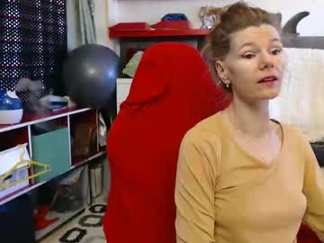 Kellynumber Chaturbate stream image from January 10, 2025