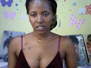 Sexxyezzy_ Chaturbate stream image from January 10, 2025