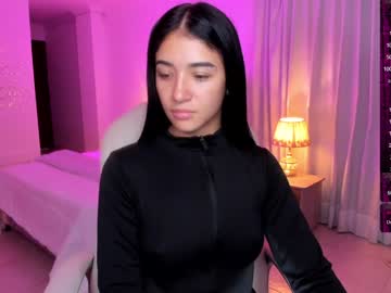 Antonella_Grayy Chaturbate stream image from January 10, 2025