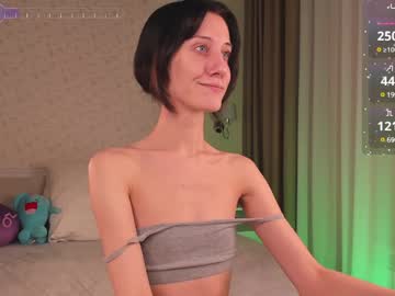 Dreamy_Kira Chaturbate stream image from January 10, 2025