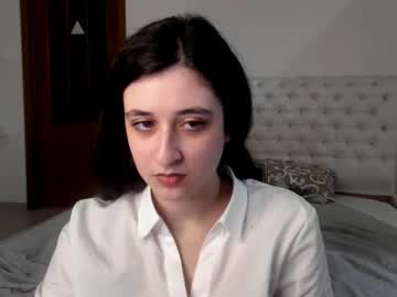 Ginablum Chaturbate stream image from January 10, 2025