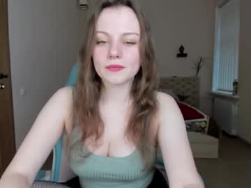 Kuefirakuki Chaturbate stream image from January 10, 2025