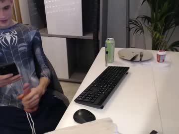Denskitoys Chaturbate stream image from January 10, 2025