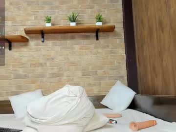 Lizzyvixxx Chaturbate stream image from January 10, 2025