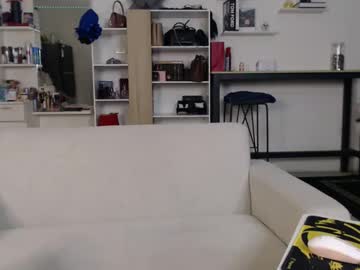 Plasticgirll Chaturbate stream image from January 10, 2025