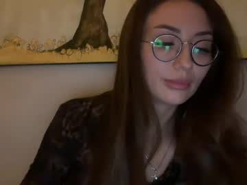 Bella_Foxxi Chaturbate stream image from January 10, 2025