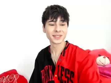 Kevin_Hug Chaturbate stream image from January 10, 2025