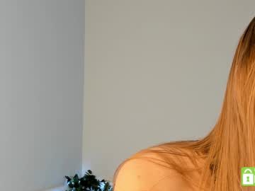 Memento_Mary Chaturbate stream image from January 10, 2025