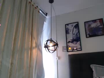 Zoepetit Chaturbate stream image from January 10, 2025