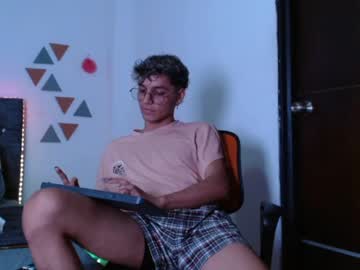 _Andrew_Willyams Chaturbate stream image from January 10, 2025