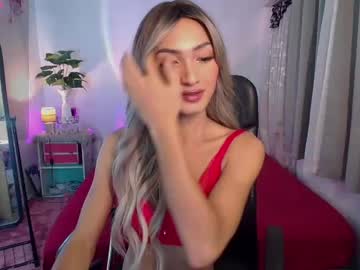 Queencummerx Chaturbate stream image from January 10, 2025