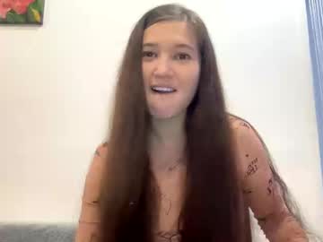 Viktoria_Grande Chaturbate stream image from January 10, 2025