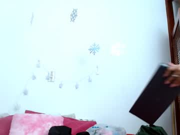 Emilyzans07 Chaturbate stream image from January 10, 2025