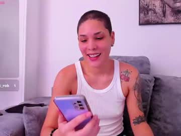 Laura_R23 Chaturbate stream image from January 10, 2025