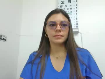 Alicee16 Chaturbate stream image from January 10, 2025