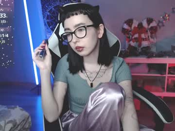 Julscinamon Chaturbate stream image from January 10, 2025