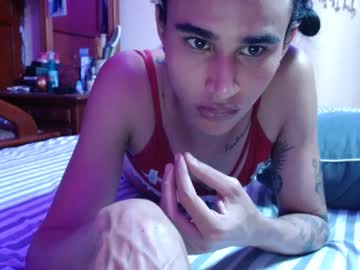 Alogenotwink Chaturbate stream image from January 10, 2025