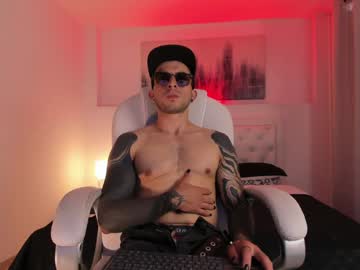 Dravenlorenz Chaturbate stream image from January 10, 2025
