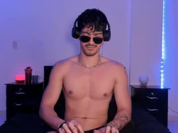 Bbbeachboy Chaturbate stream image from January 10, 2025