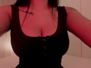 Emilia_Ghendle Chaturbate stream image from January 10, 2025