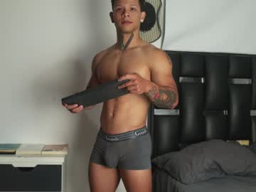 Erosscott Chaturbate stream image from January 10, 2025