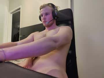 Kuukkeli7 Chaturbate stream image from January 10, 2025