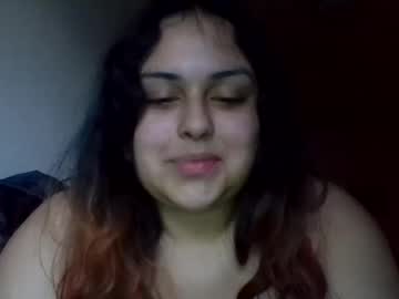 Prettylillyy02 Chaturbate stream image from January 10, 2025