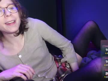 Cutebeta Chaturbate stream image from January 11, 2025