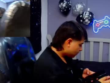 Andrewsmile_ Chaturbate stream image from January 11, 2025