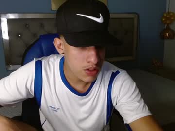 Jheidertwink Chaturbate stream image from January 11, 2025