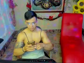 Themuscularvenezuelanman Chaturbate stream image from January 11, 2025